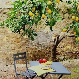 https://profumo-di-calicanto.in-sardinia.net